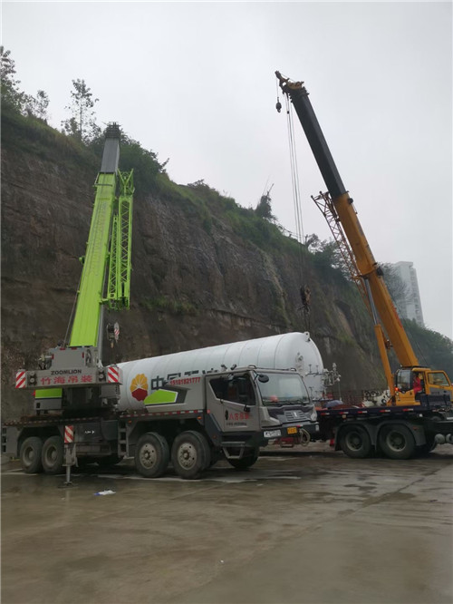 白城市“不怕风雨冻”—— 吊车的 “恶劣环境适应” 技术